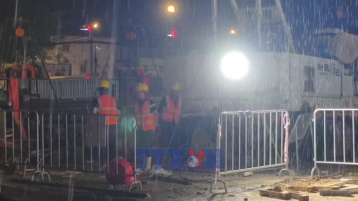 Hà Nội hạ thành công lồng thép đầu tiên trên tuyến Metro 5
