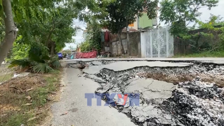 Quảng Trị: Khẩn trương xử lý điểm sụt lún trên tuyến đường liên xã