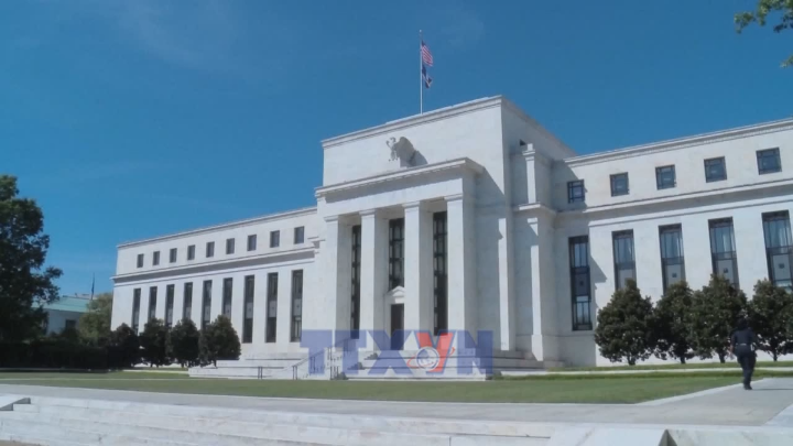 Fed giữ nguyên lãi suất giữa áp lực lạm phát kéo dài