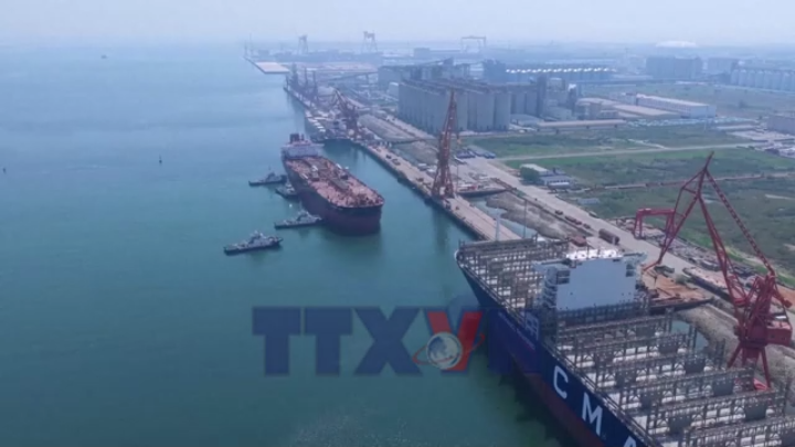 Kinh tế thế giới đứng vững sau cú sốc Hormuz