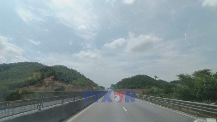 Cần quy định khoảng cách an toàn phù hợp thực tế giao thông