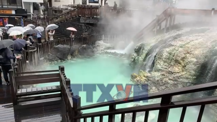 Kusatsu Onsen - thị trấn suối nước nóng giữa núi rừng Nhật Bản